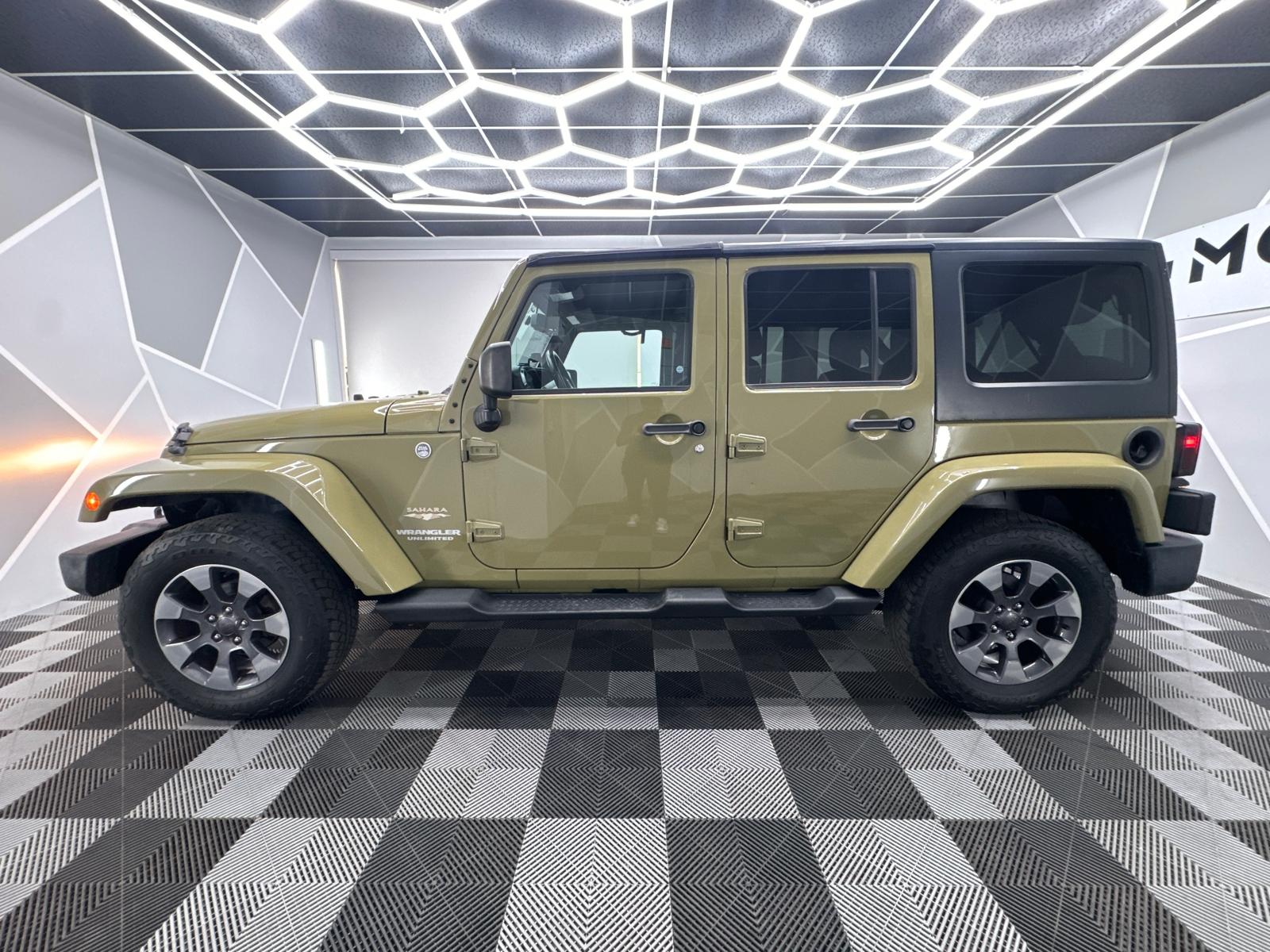 2013 Jeep Wrangler Unlimited Sahara Sport Utility 4D 3