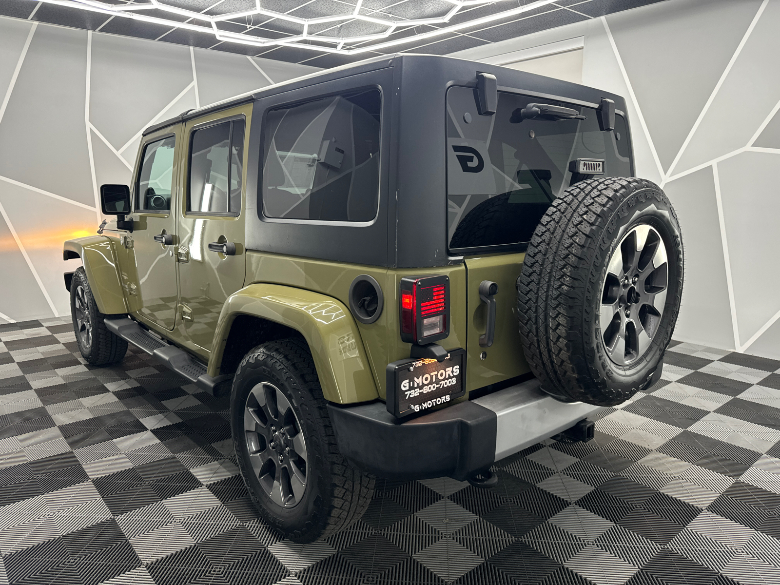 2013 Jeep Wrangler Unlimited Sahara Sport Utility 4D 5