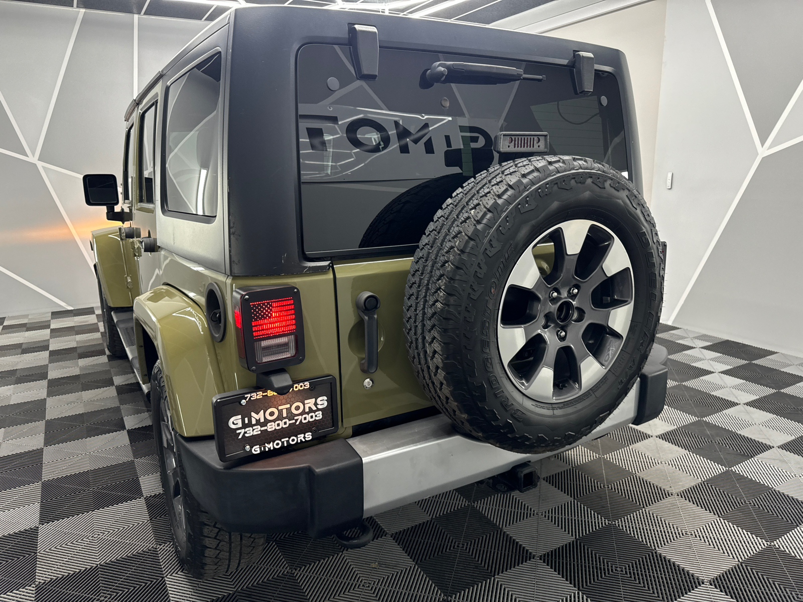 2013 Jeep Wrangler Unlimited Sahara Sport Utility 4D 6