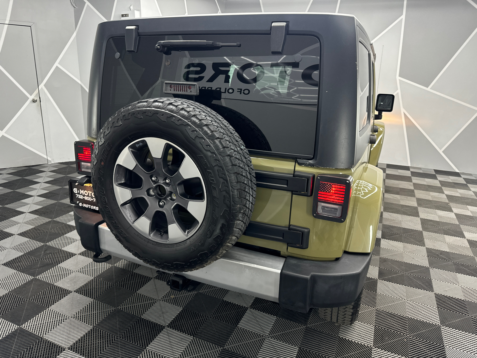 2013 Jeep Wrangler Unlimited Sahara Sport Utility 4D 8