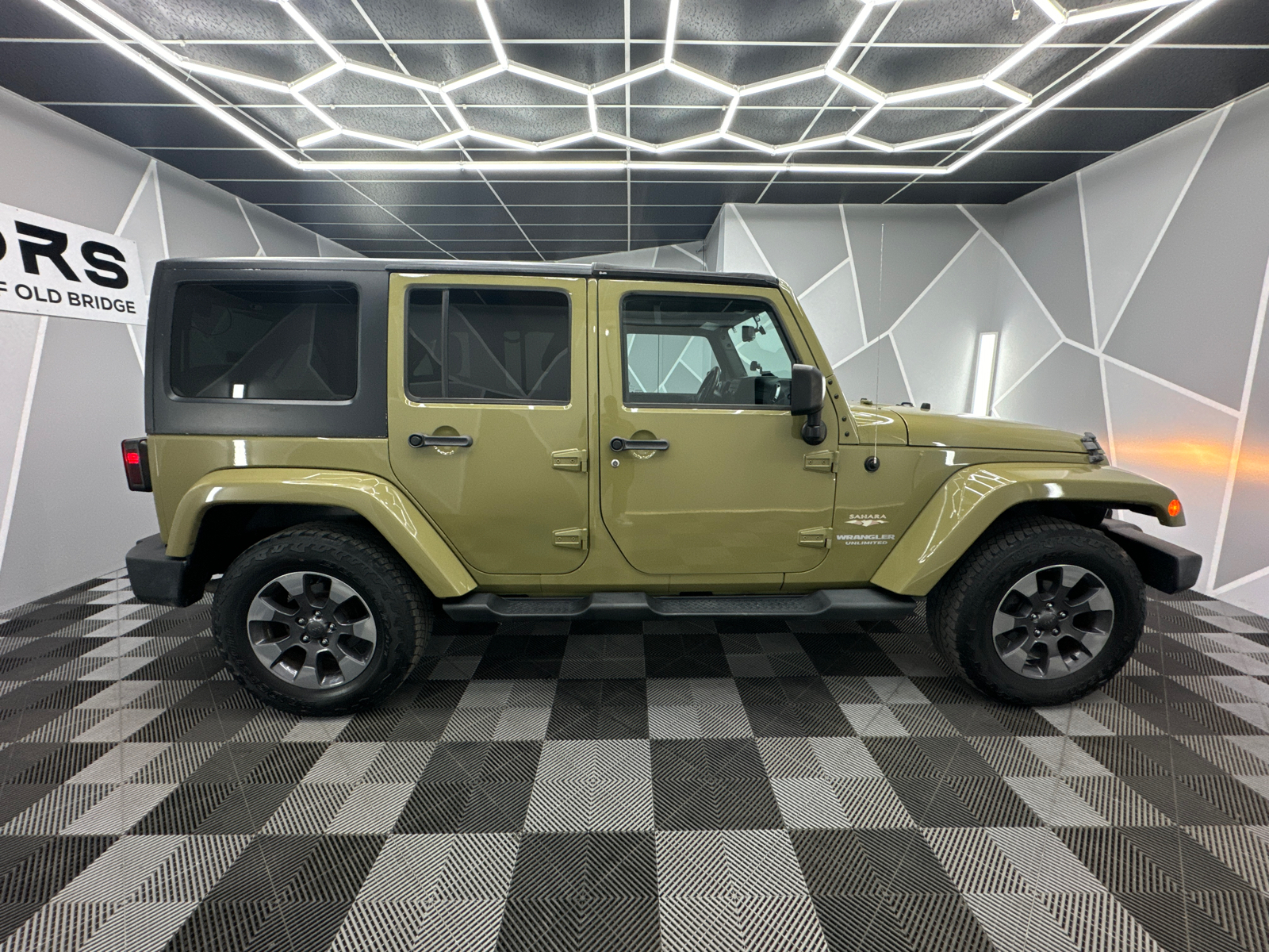 2013 Jeep Wrangler Unlimited Sahara Sport Utility 4D 11