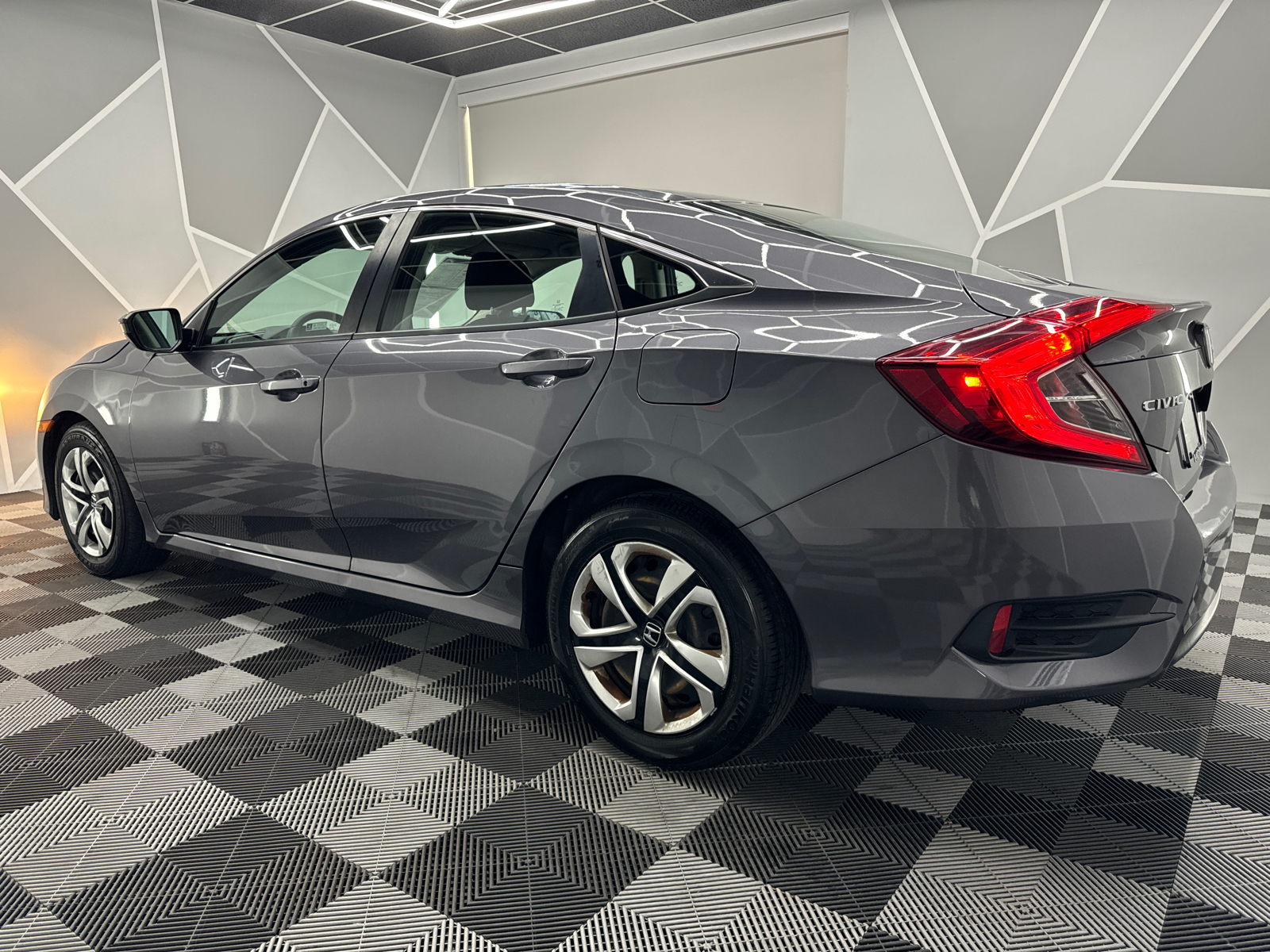 2018 Honda Civic LX Sedan 4D 4