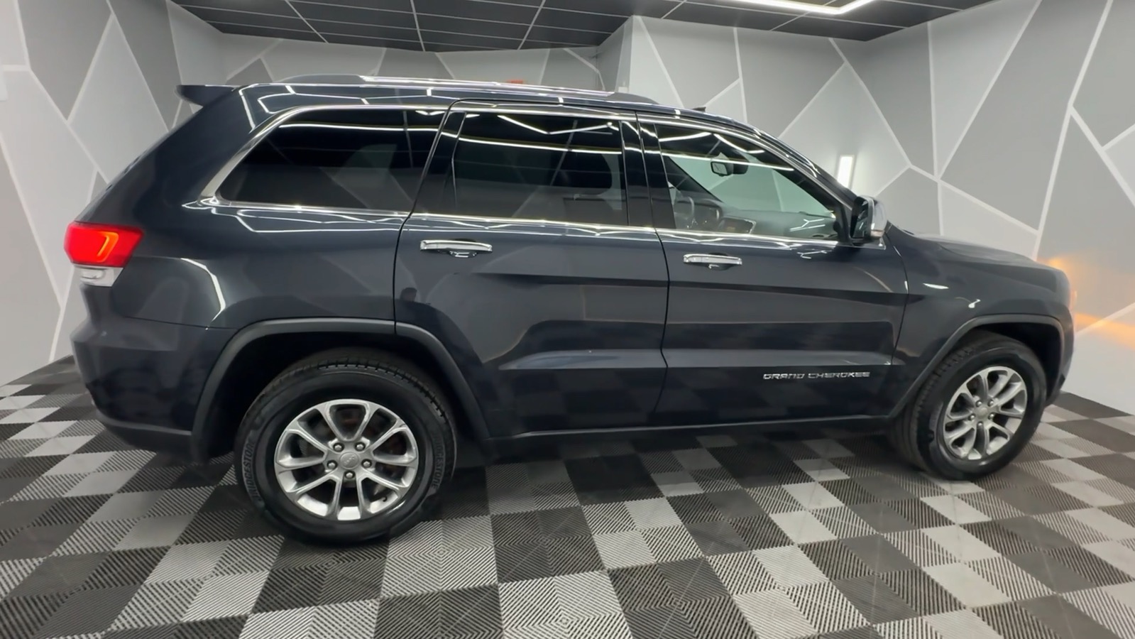 2014 Jeep Grand Cherokee Limited Sport Utility 4D 11