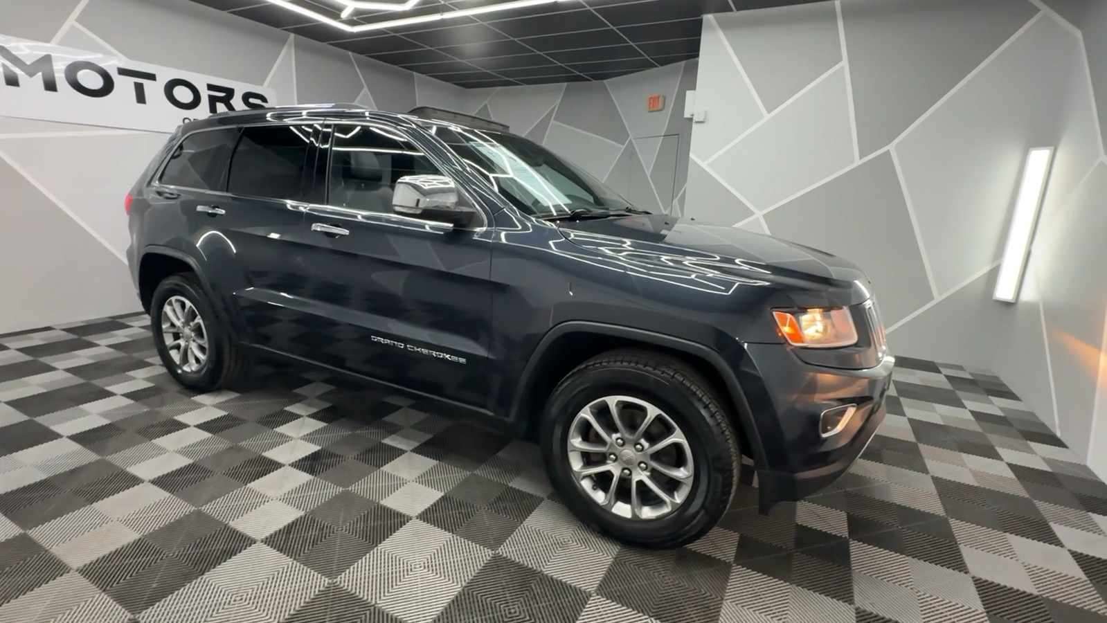 2014 Jeep Grand Cherokee Limited Sport Utility 4D 13