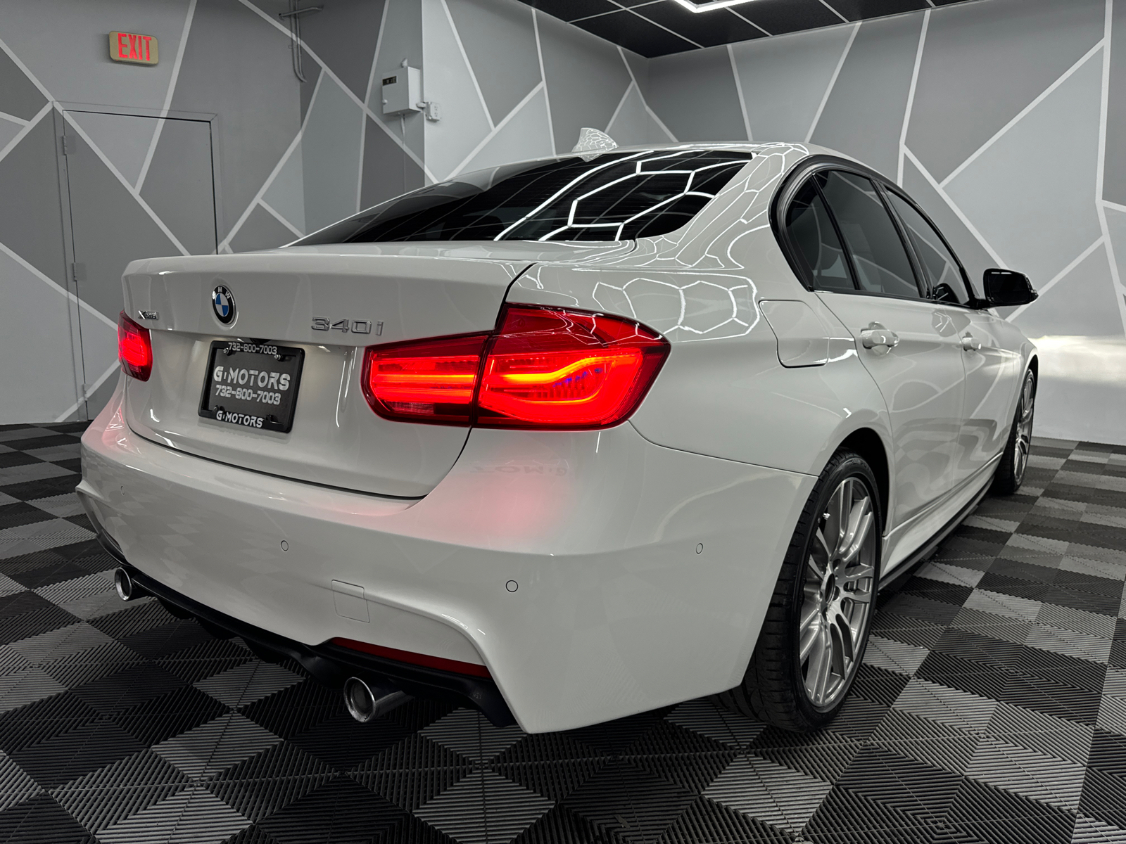 2018 BMW 3 Series  9