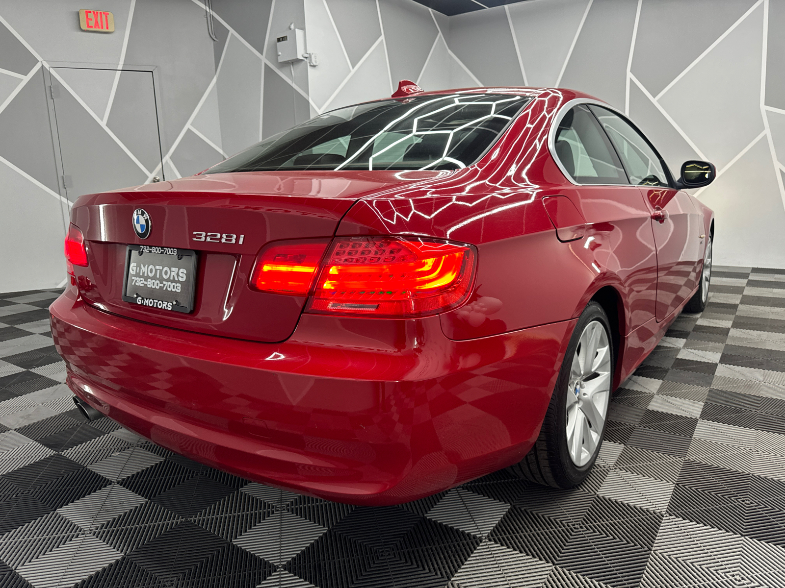 2011 BMW 3 Series  9