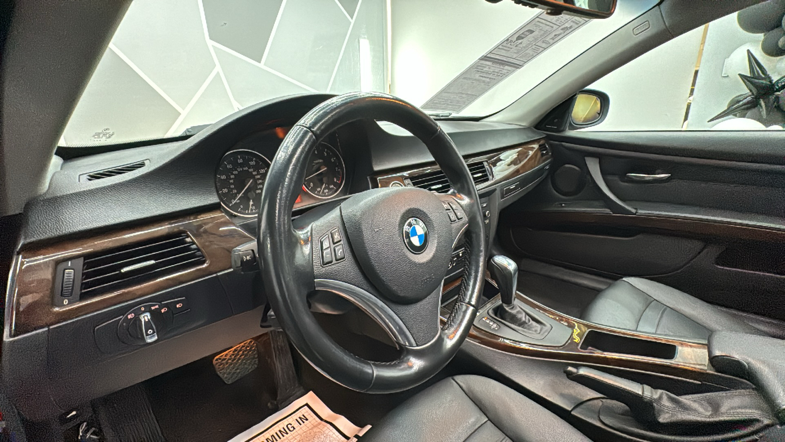 2011 BMW 3 Series  38