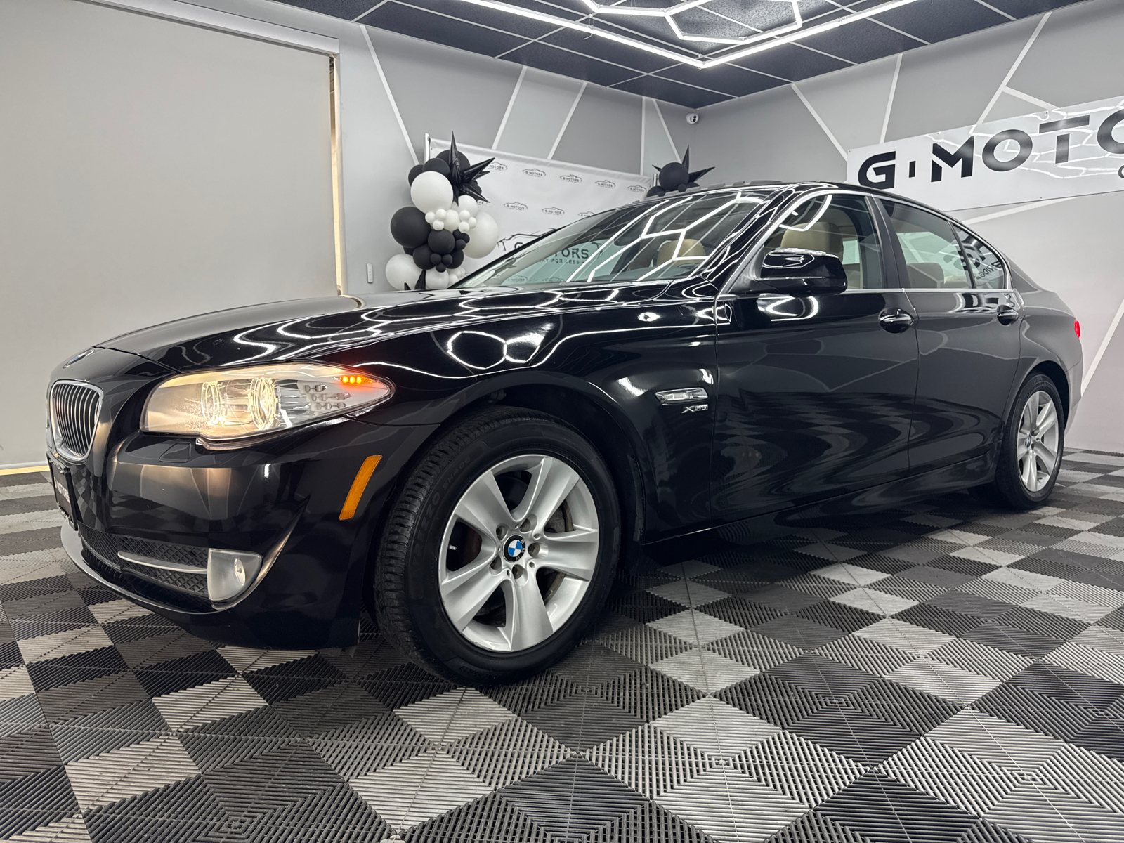 2012 BMW 5 Series 528i xDrive Sedan 4D 2