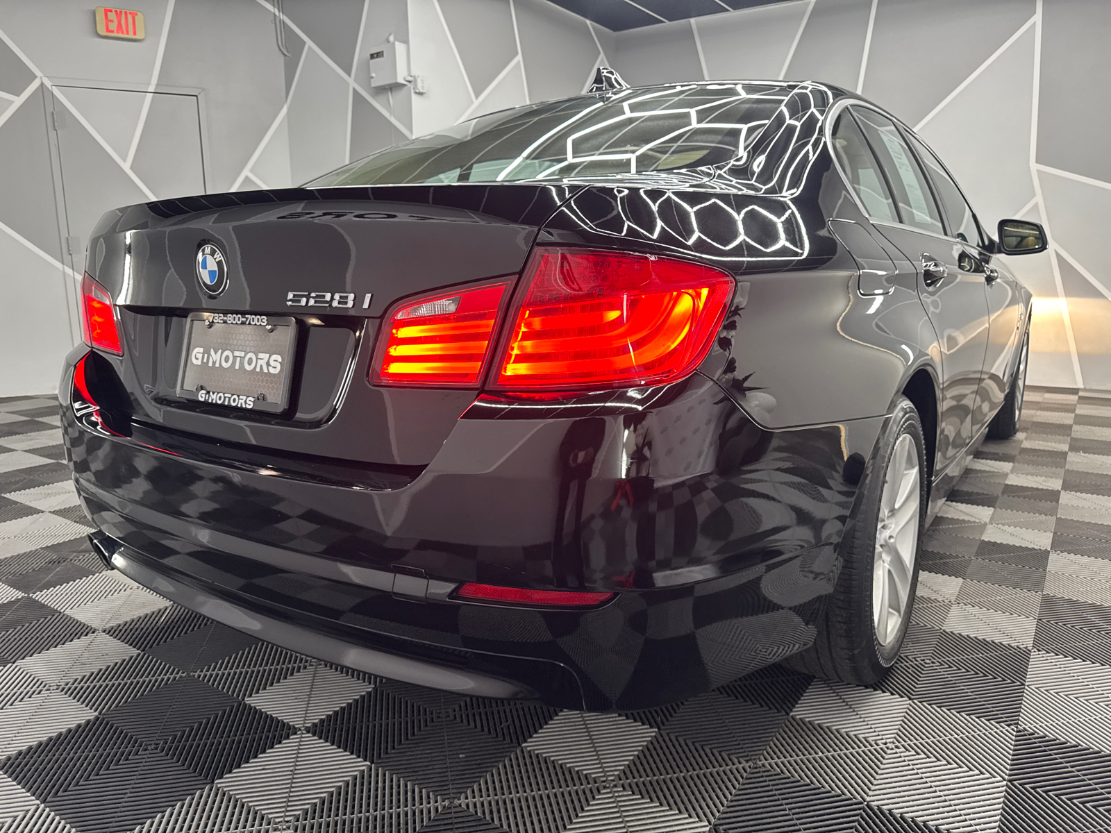 2012 BMW 5 Series 528i xDrive Sedan 4D 9