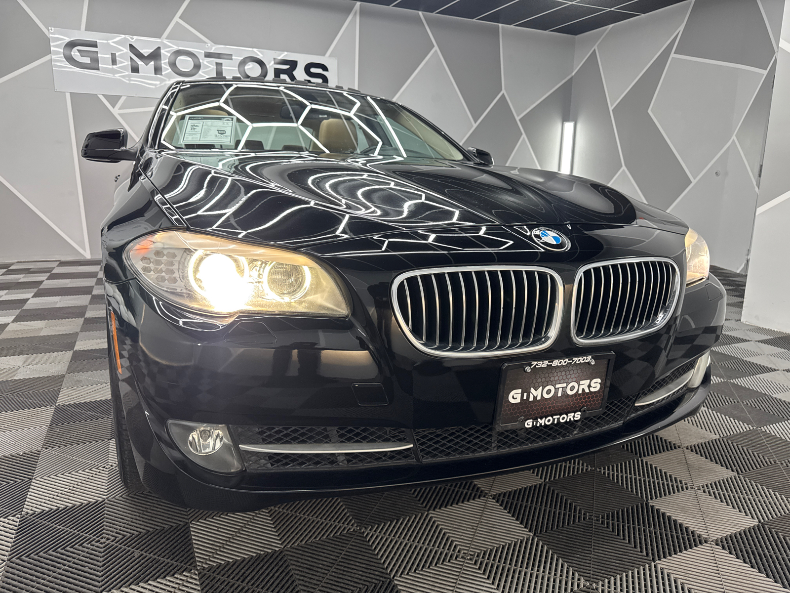 2012 BMW 5 Series 528i xDrive Sedan 4D 14