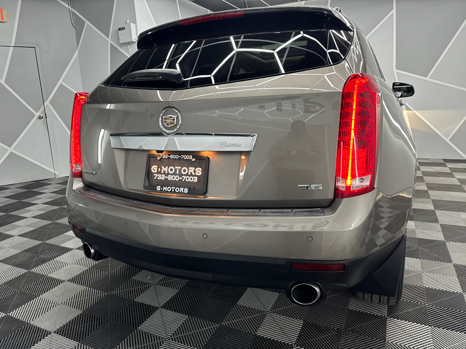 2012 Cadillac SRX Sport Utility 4D 8