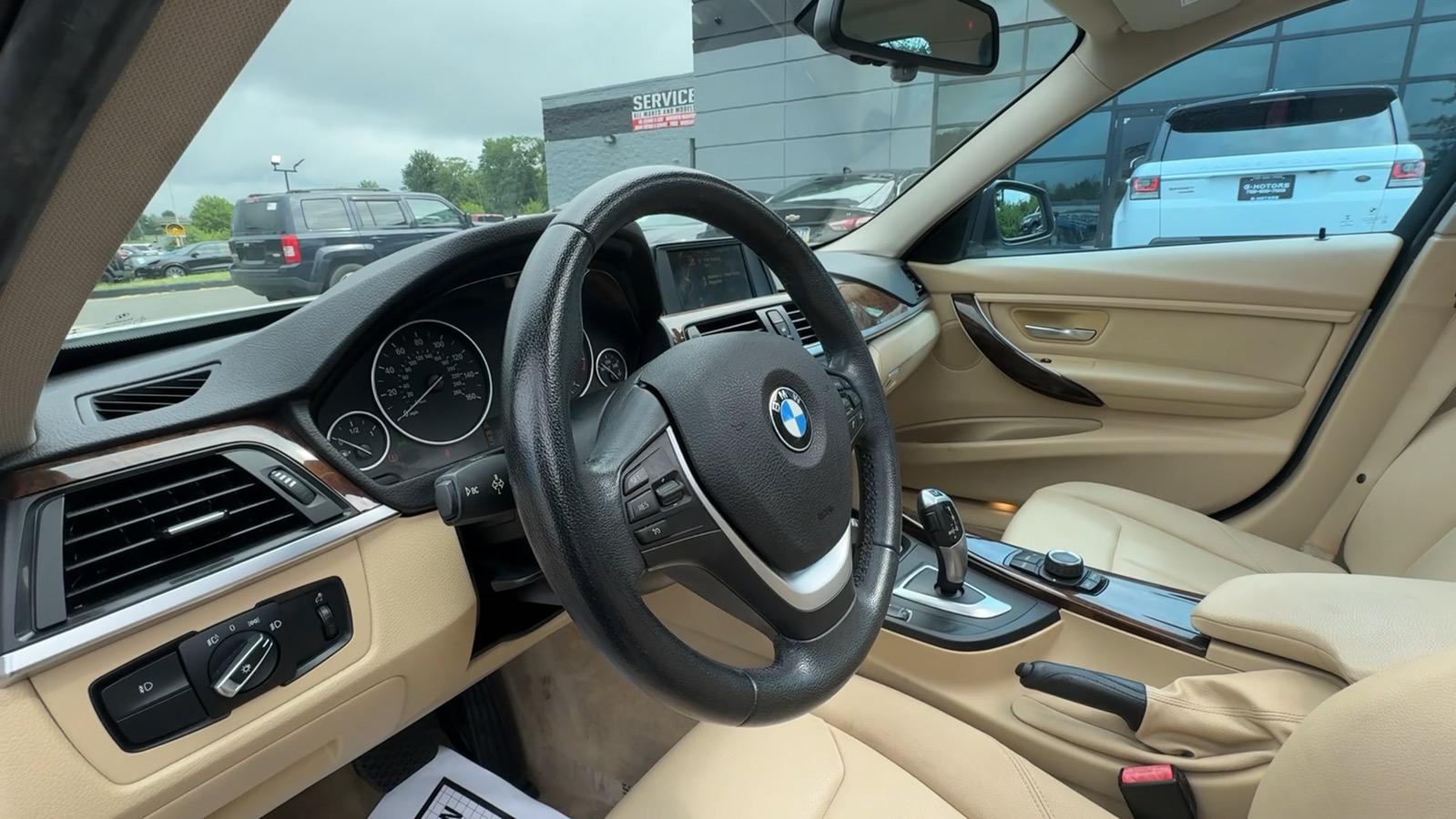 2015 BMW 3 Series 328i Sedan 4D 37