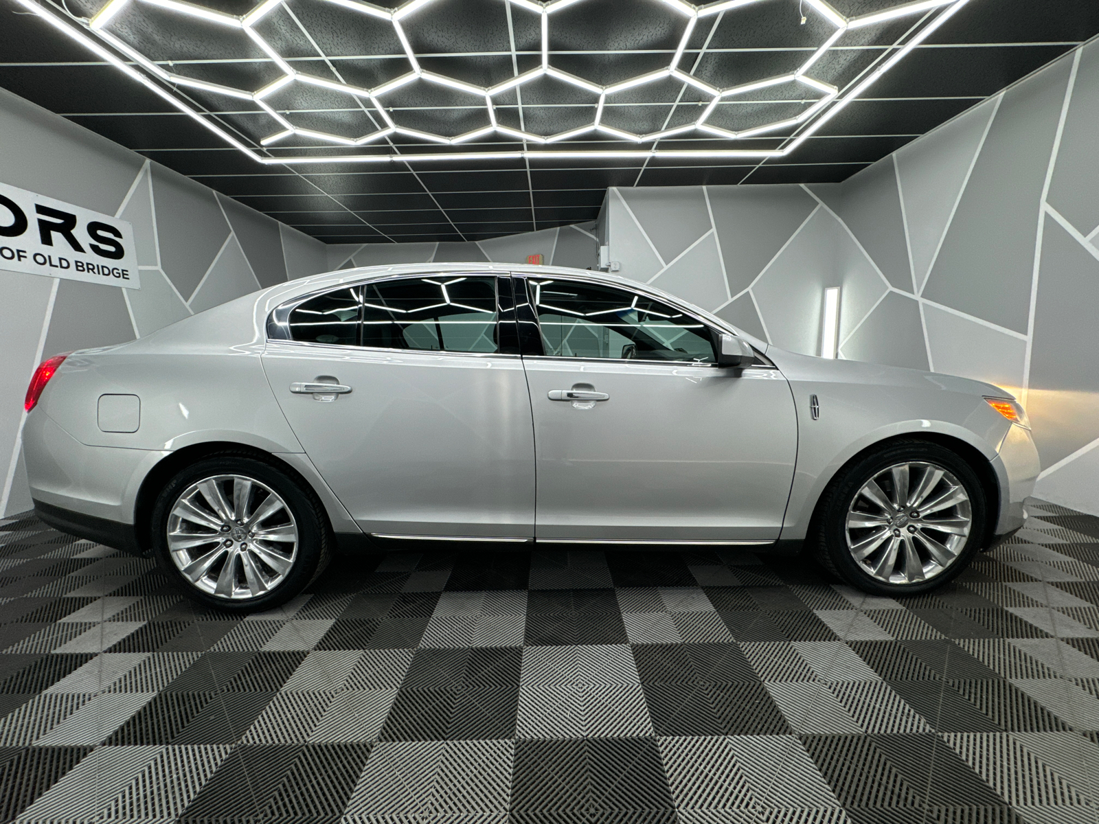 2014 Lincoln MKS EcoBoost Sedan 4D 11