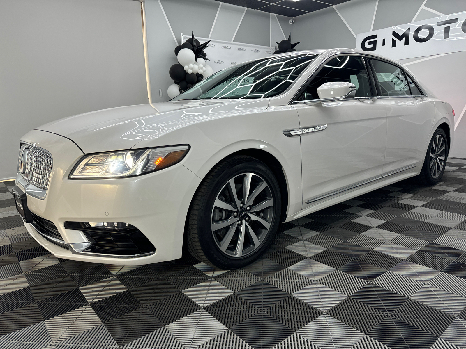 2019 Lincoln Continental  2