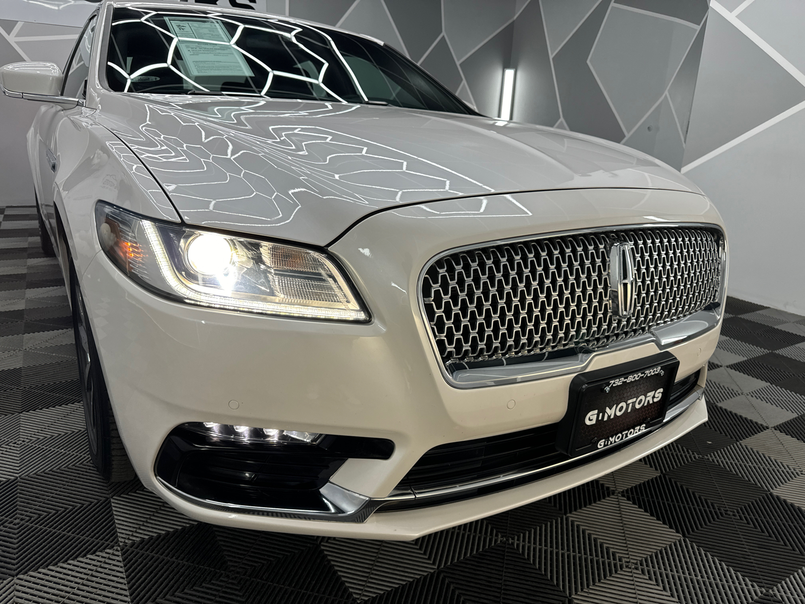 2019 Lincoln Continental  14