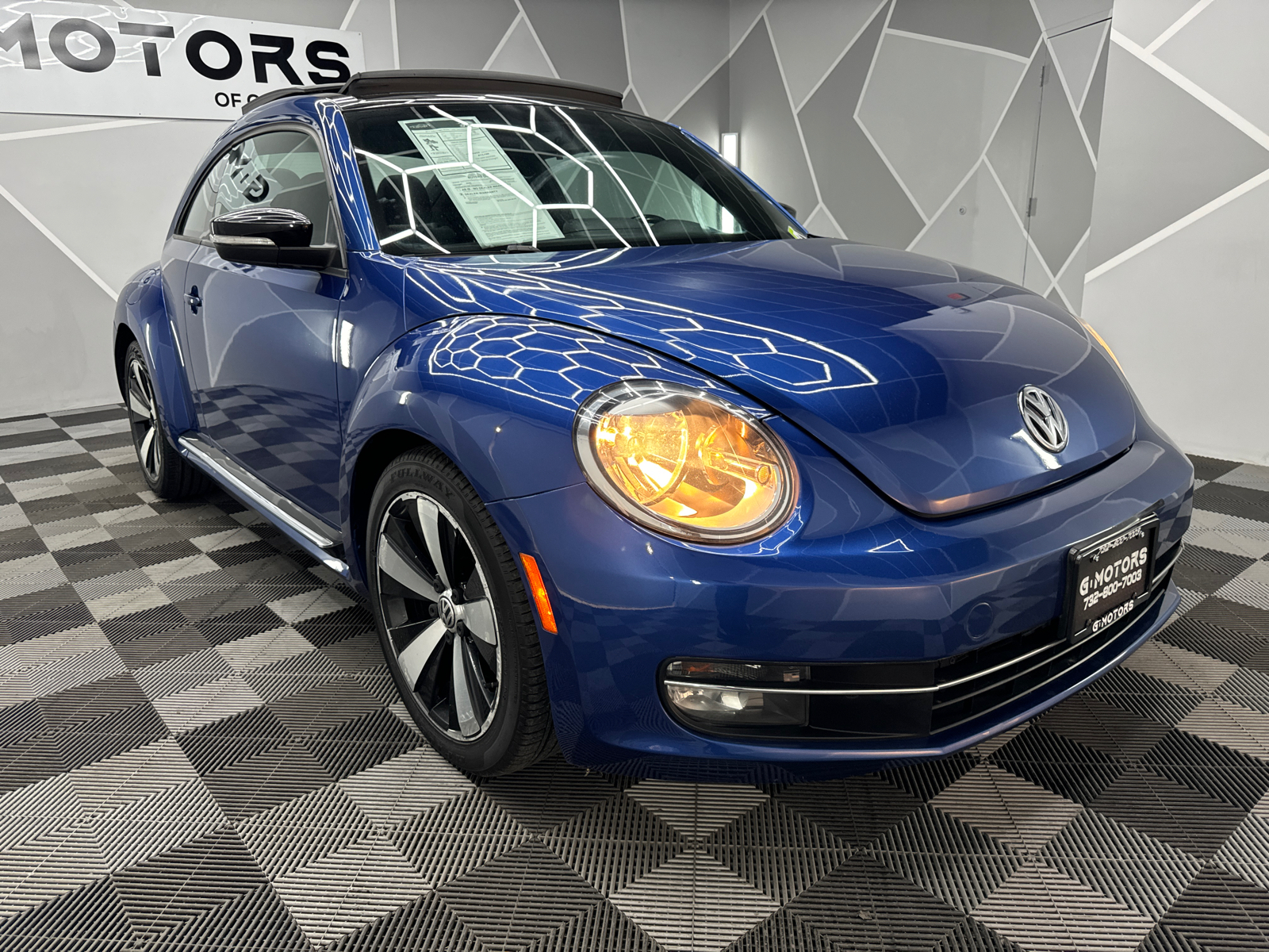 2013 Volkswagen Beetle Turbo Hatchback 2D 13