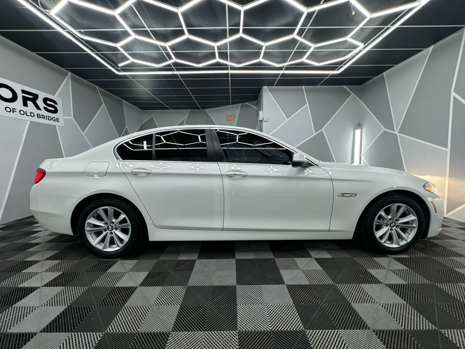 2014 BMW 5 Series  11