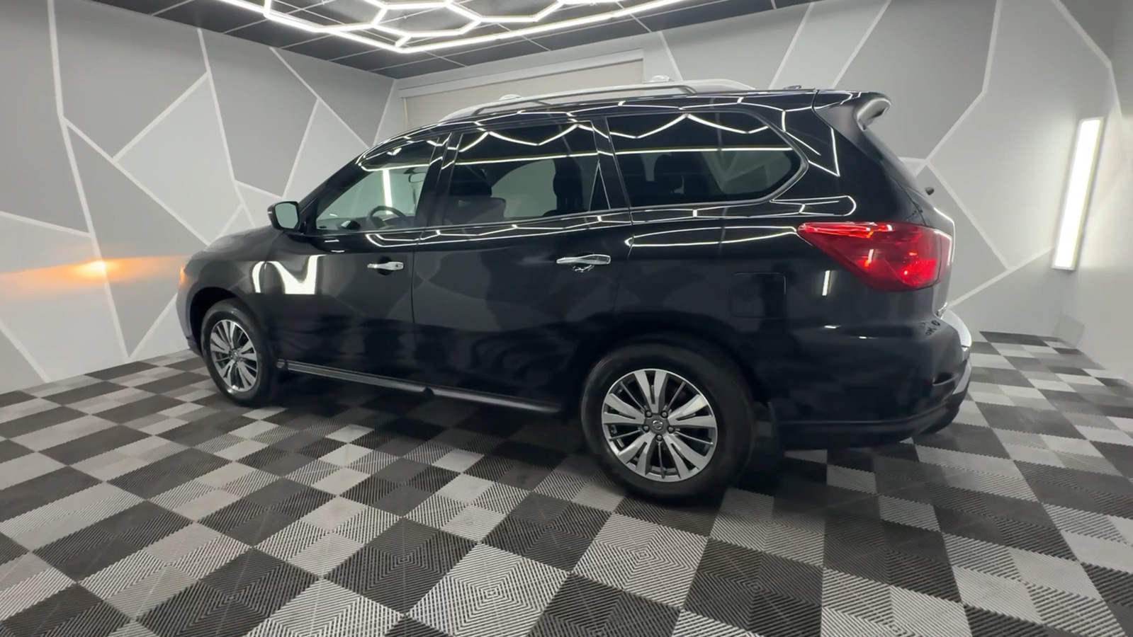 2020 Nissan Pathfinder S Sport Utility 4D 7