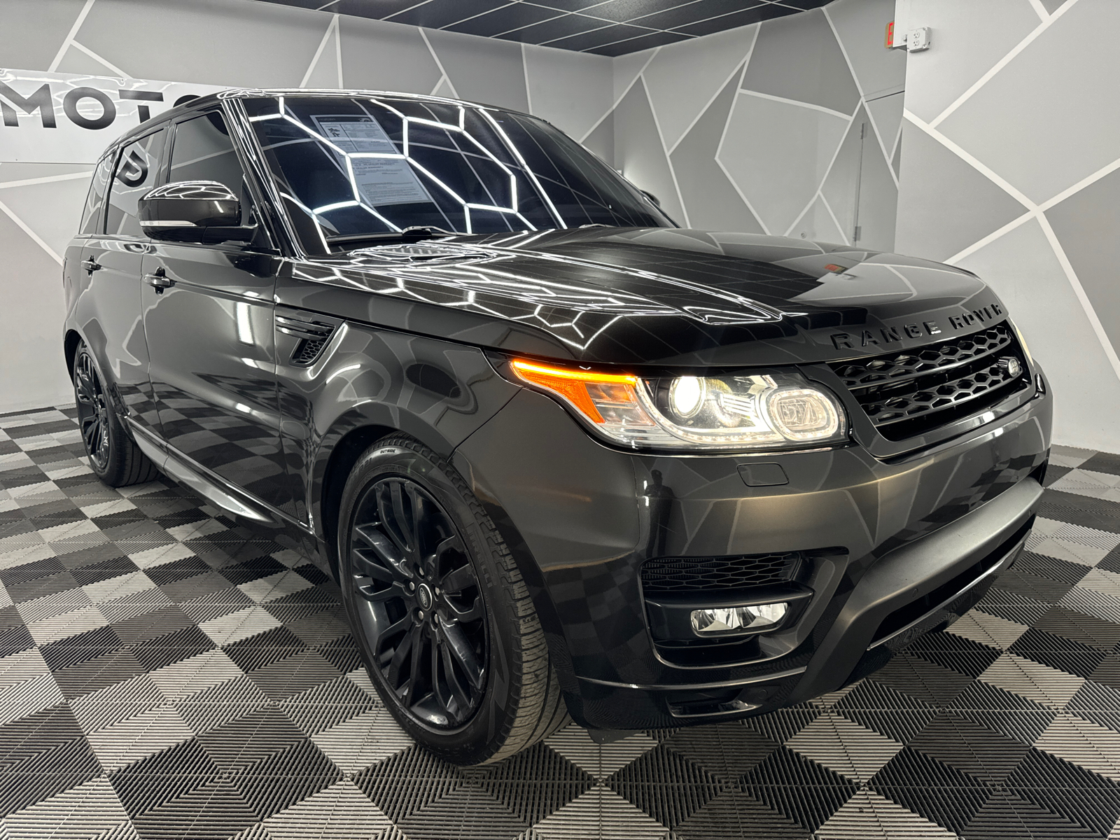 2016 Land Rover Range Rover Sport SE Sport Utility 4D 9