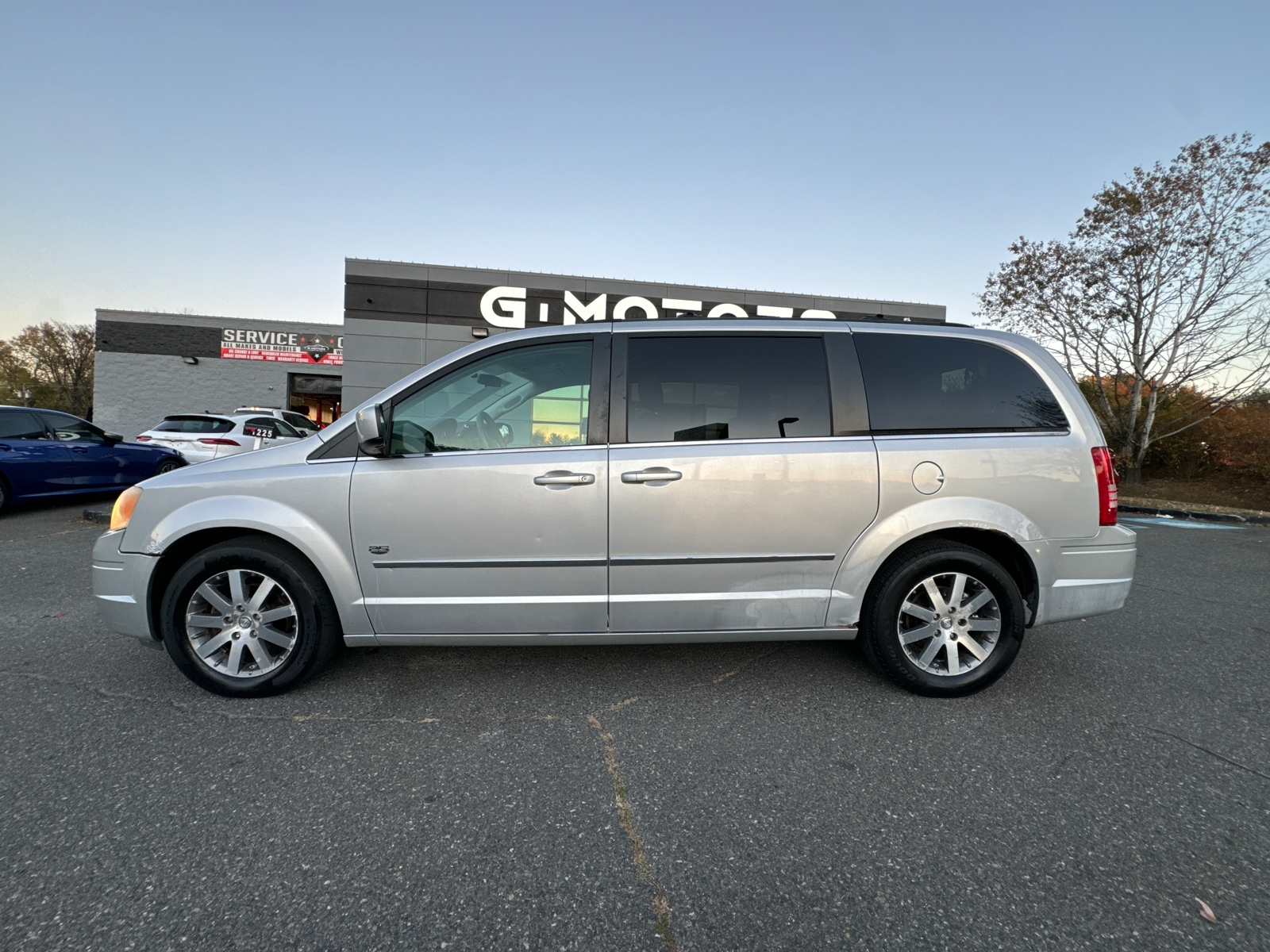 2009 Chrysler Town and Country  3