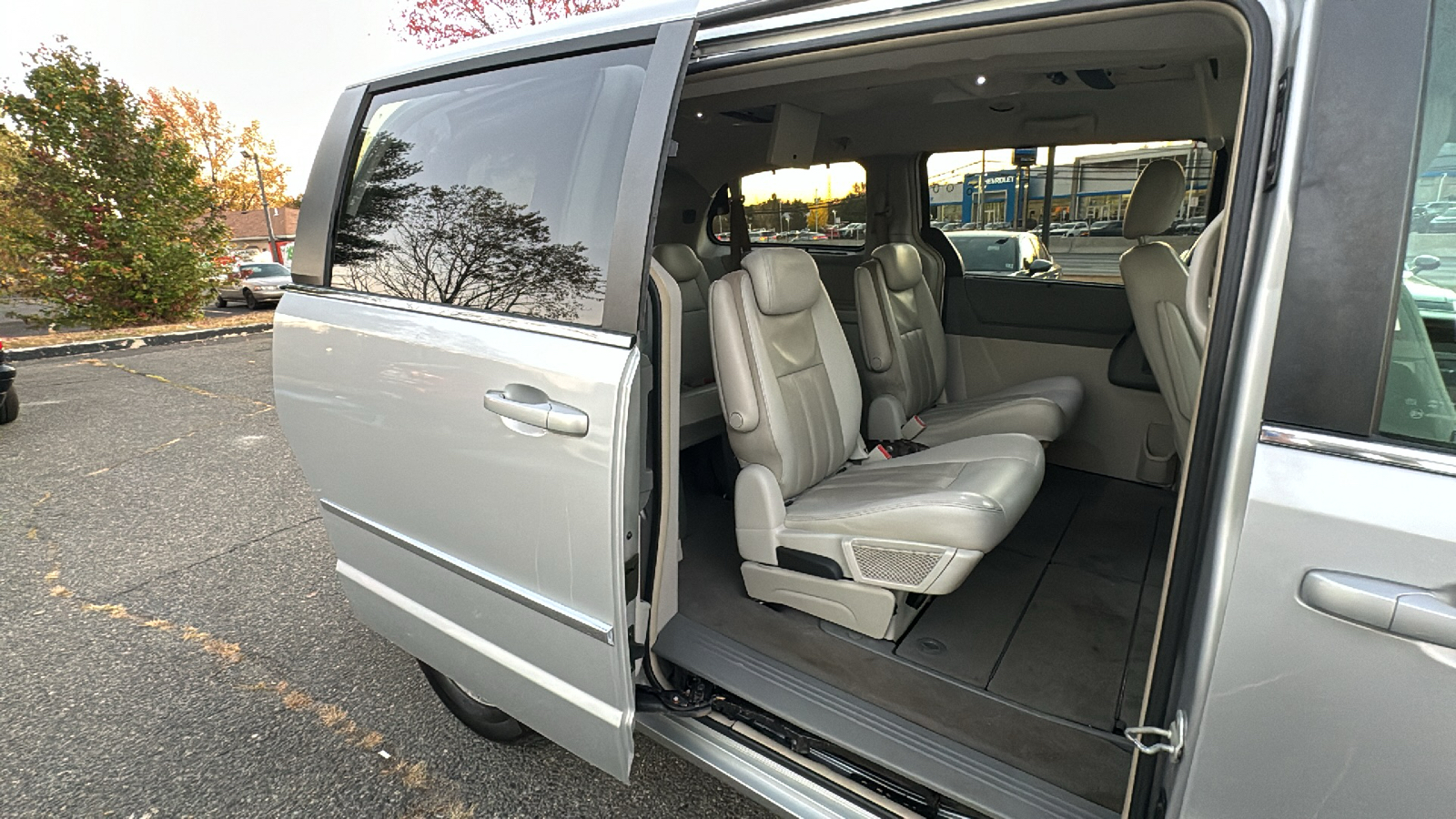 2009 Chrysler Town and Country  22