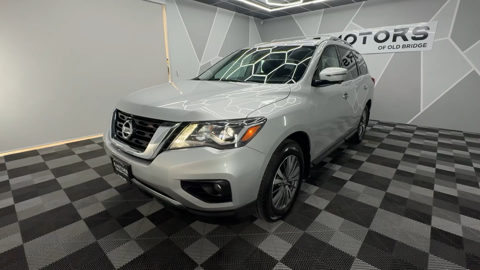 2020 Nissan Pathfinder SL Sport Utility 4D 1