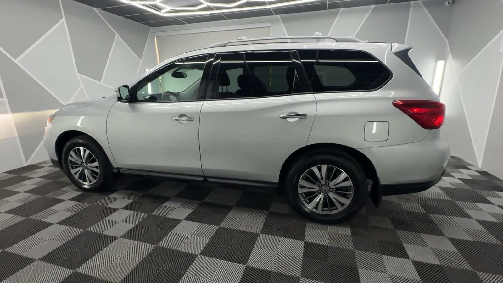 2020 Nissan Pathfinder SL Sport Utility 4D 4