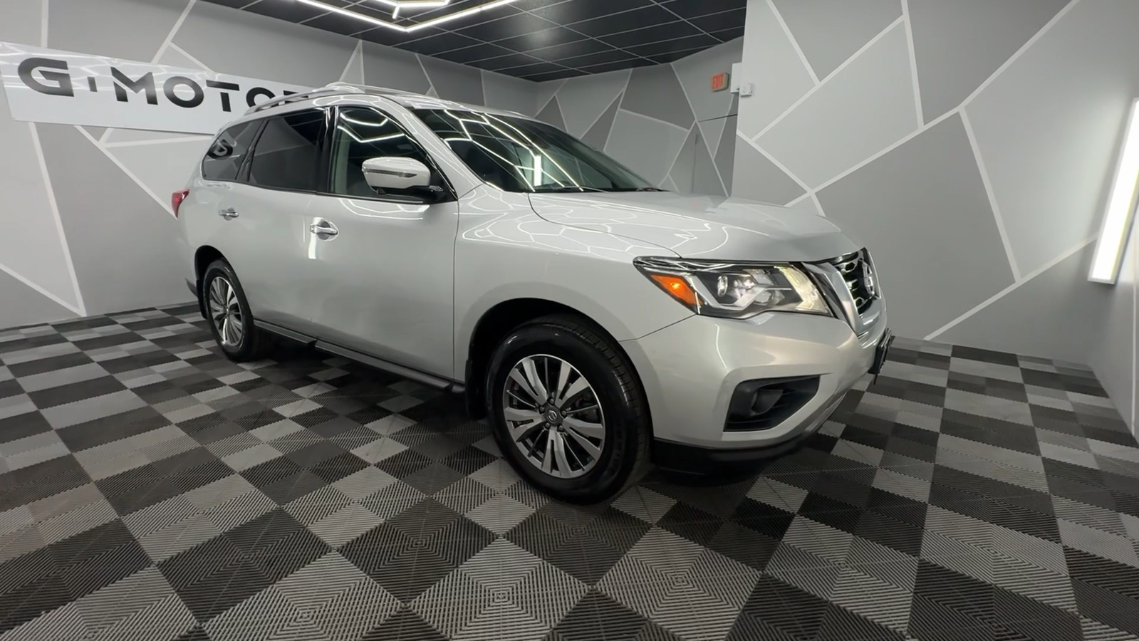 2020 Nissan Pathfinder SL Sport Utility 4D 13