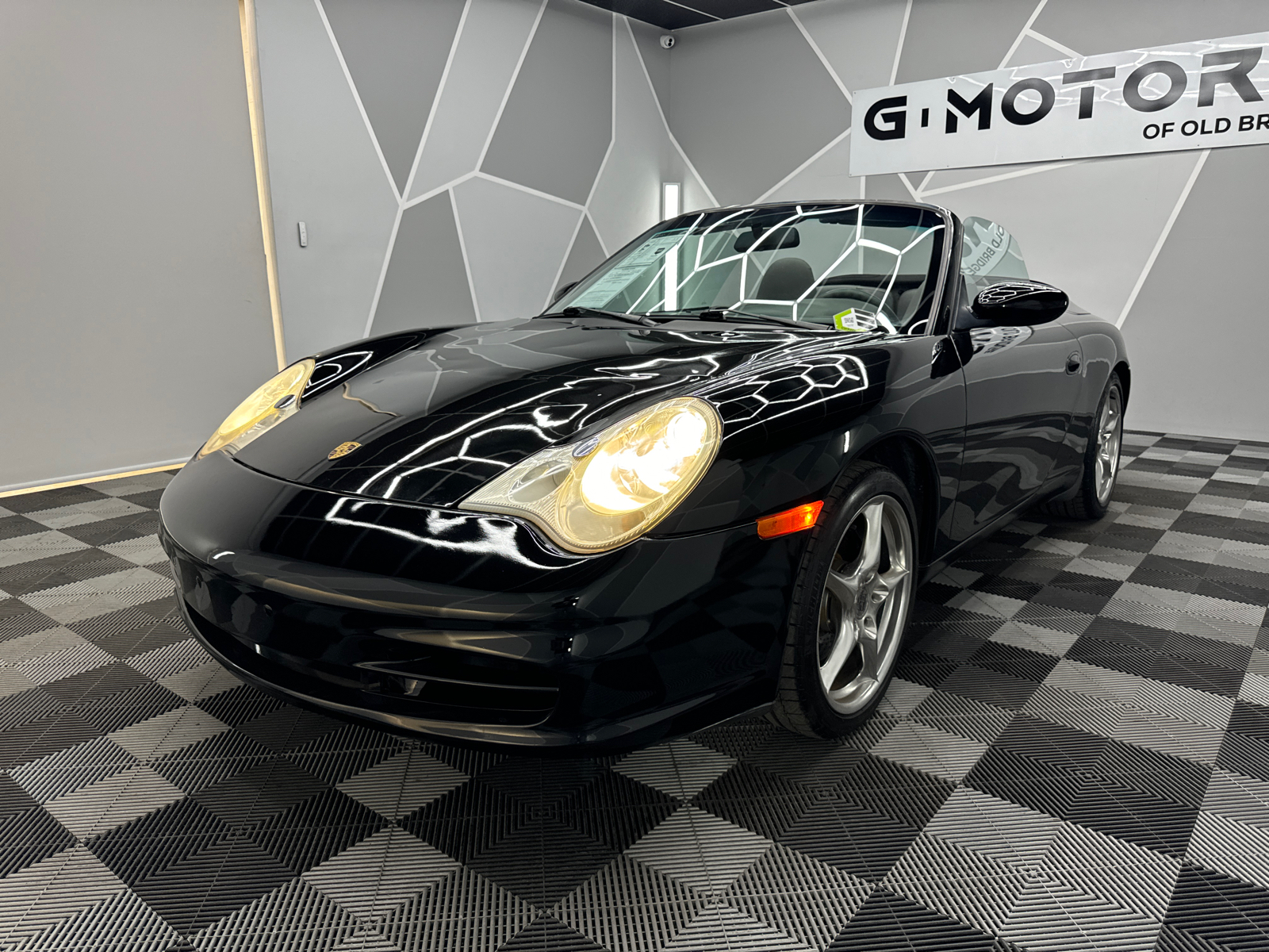 2004 Porsche 911 Carrera 4 Cabriolet 2D 9