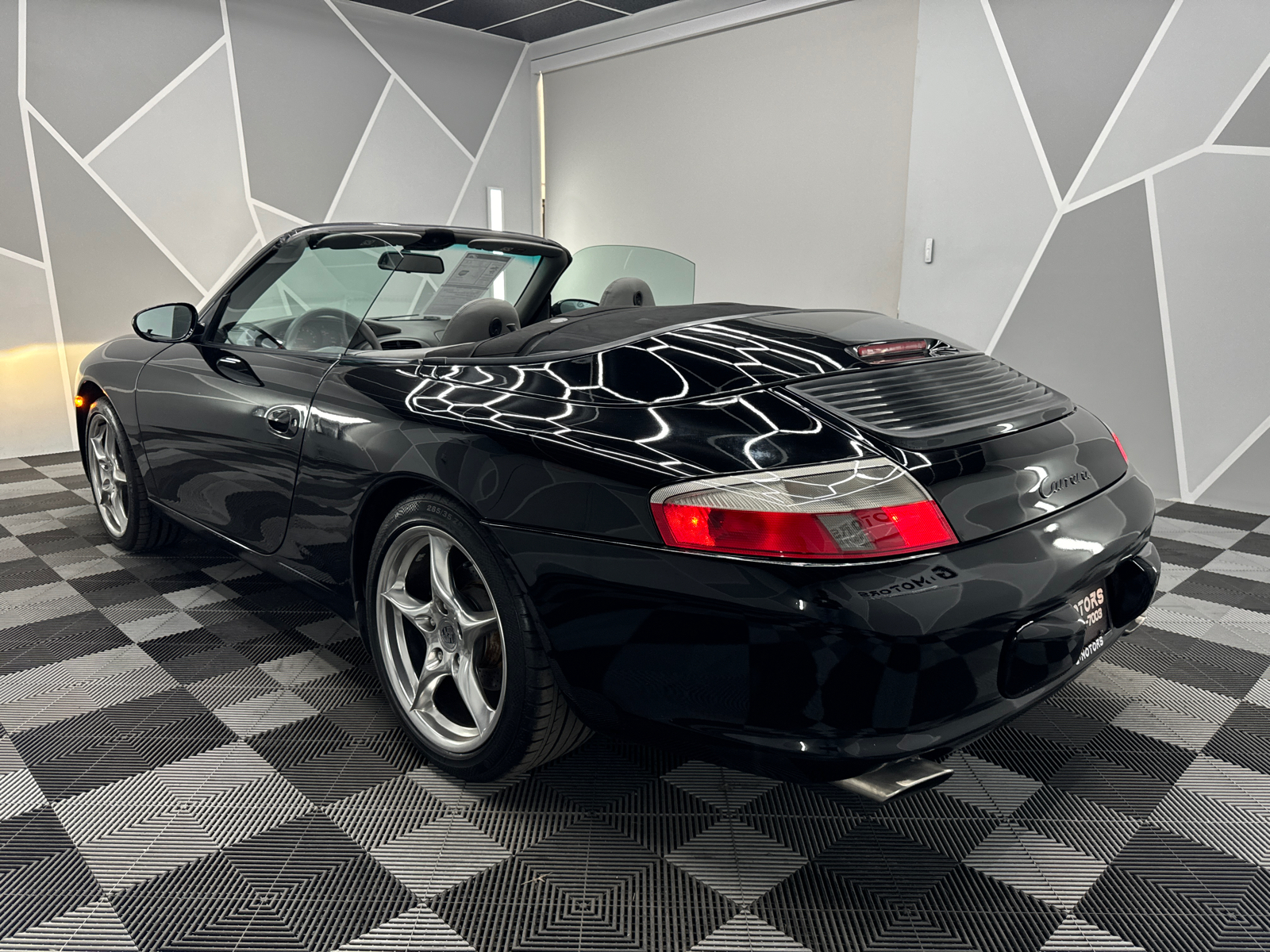 2004 Porsche 911 Carrera 4 Cabriolet 2D 11