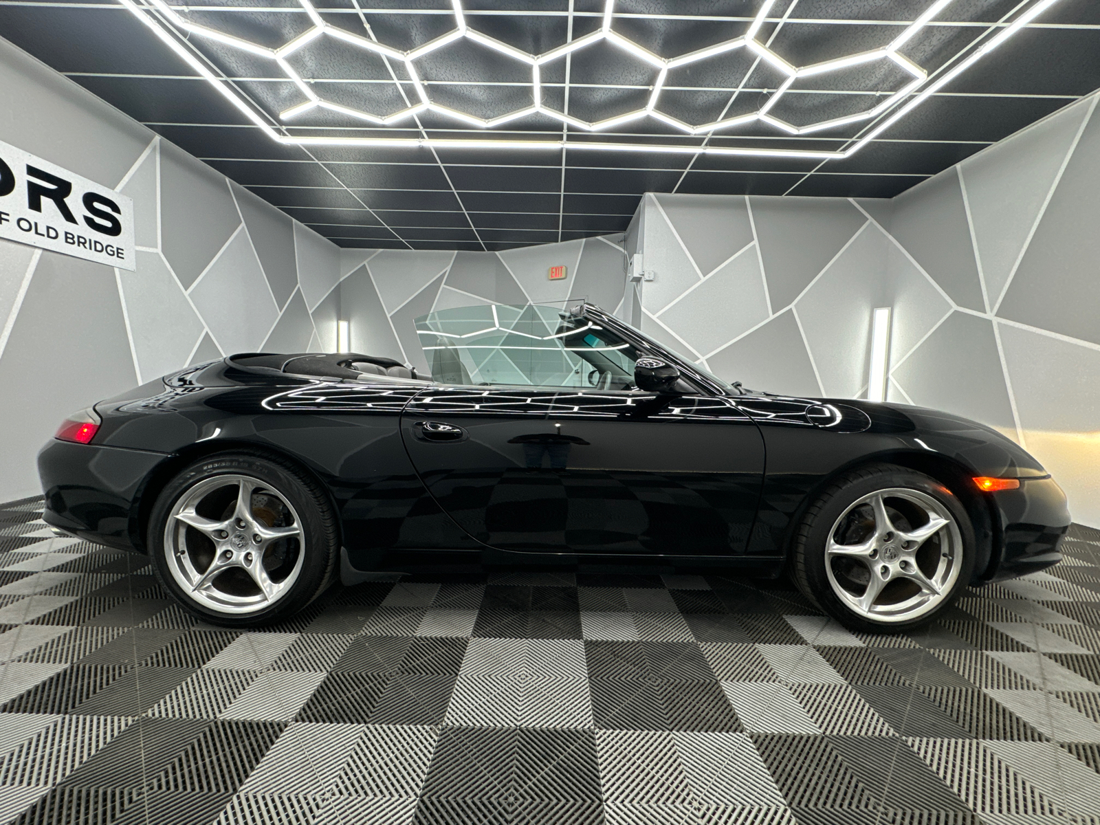 2004 Porsche 911 Carrera 4 Cabriolet 2D 14