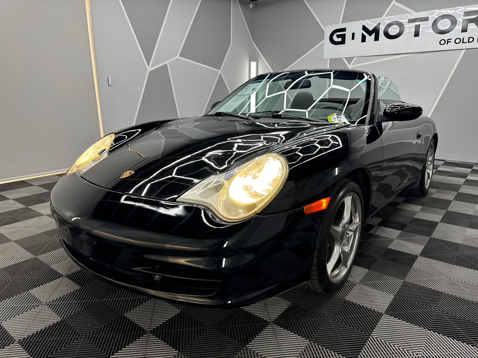 2004 Porsche 911 Carrera 4 Cabriolet 2D 17