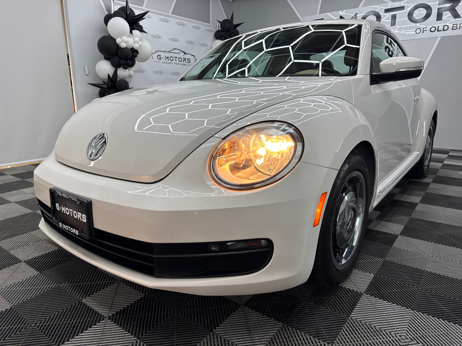 2013 Volkswagen Beetle 2.5L Hatchback 2D 1