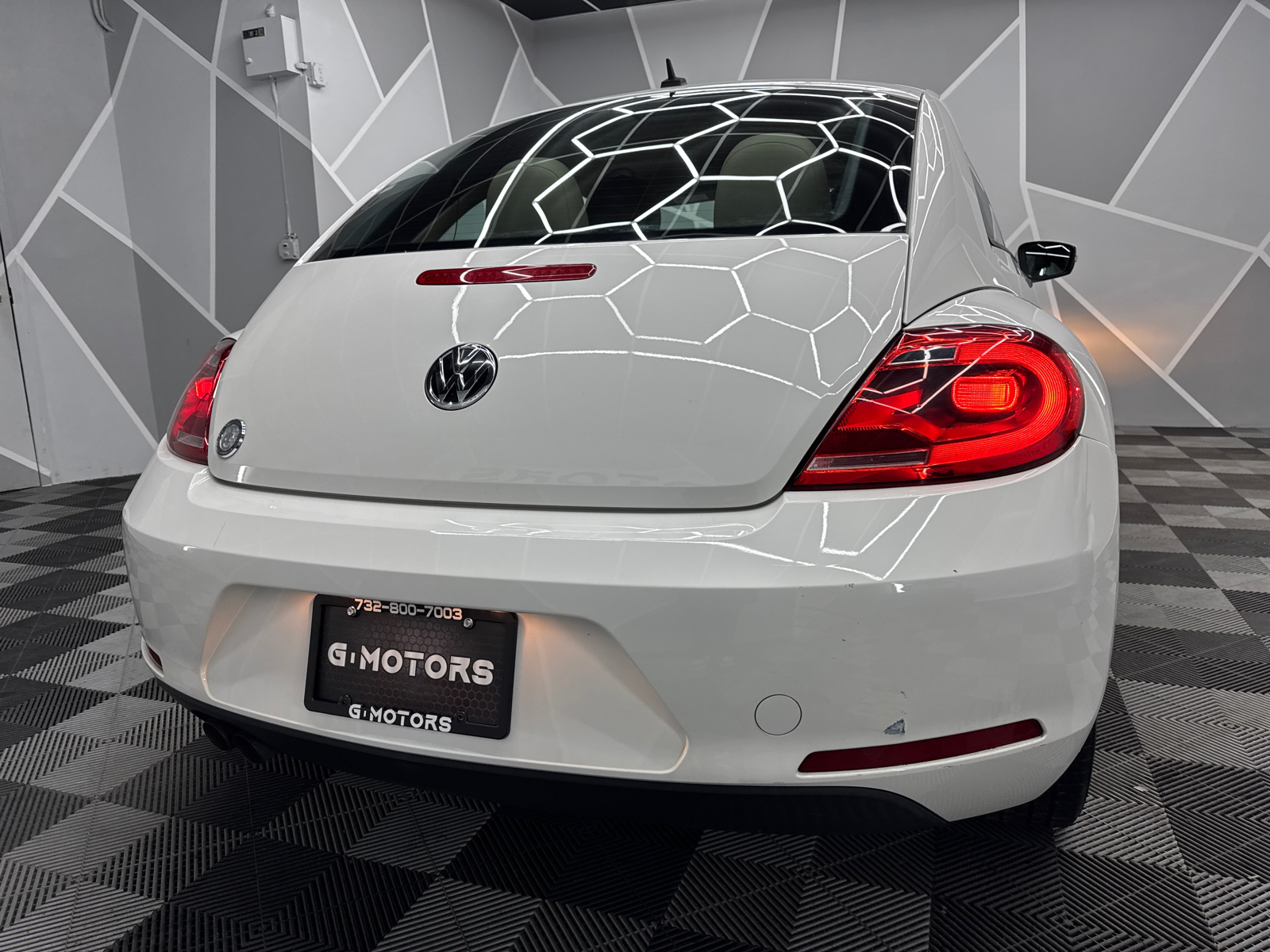 2013 Volkswagen Beetle 2.5L Hatchback 2D 8