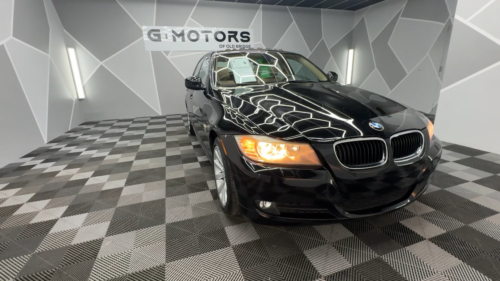 2011 BMW 3 Series 328i xDrive Sedan 4D 16