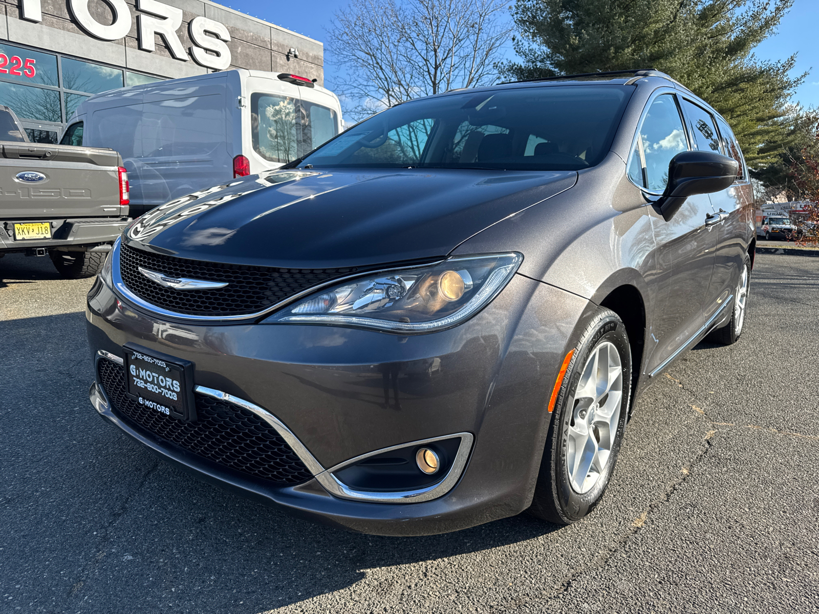 2017 Chrysler Pacifica Touring-L Minivan 4D 1