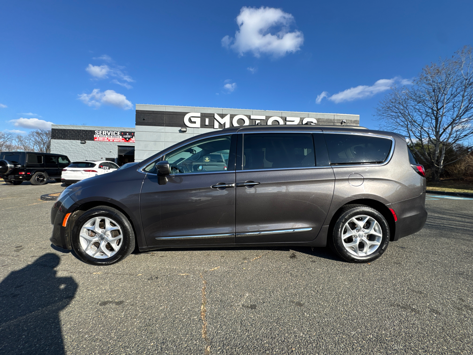 2017 Chrysler Pacifica Touring-L Minivan 4D 3