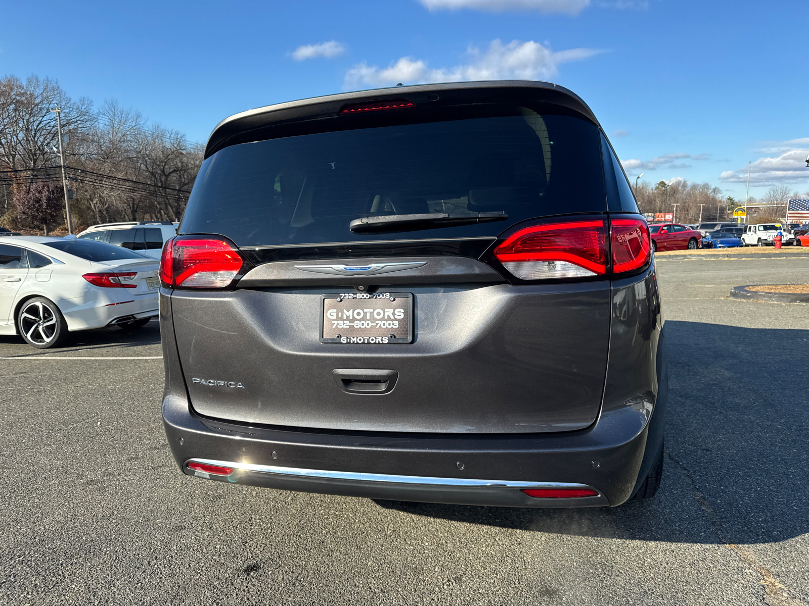 2017 Chrysler Pacifica Touring-L Minivan 4D 8