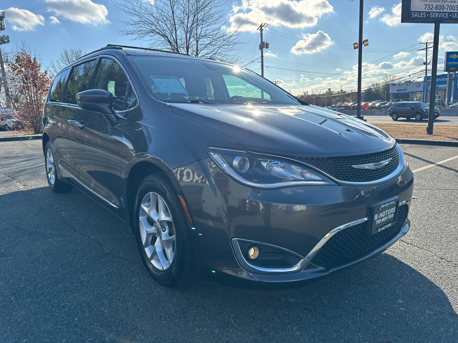 2017 Chrysler Pacifica Touring-L Minivan 4D 13