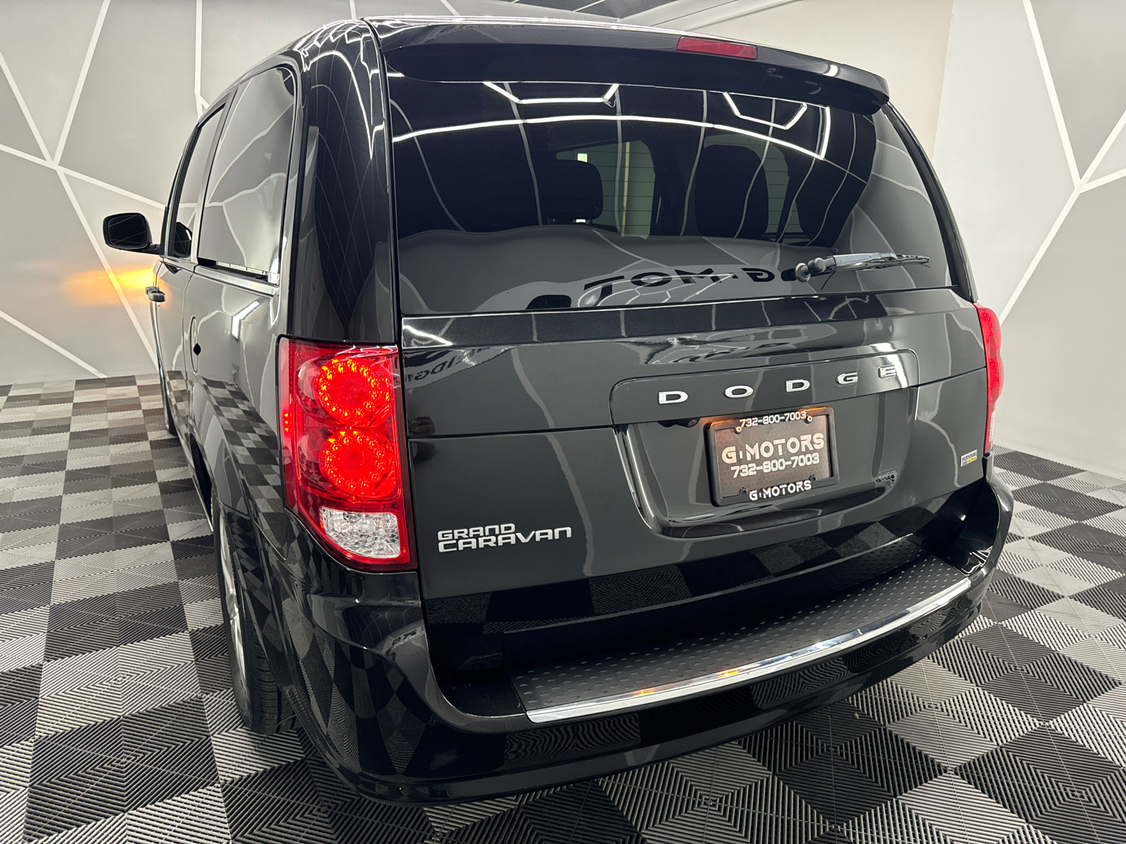 2019 Dodge Grand Caravan Passenger SE Plus Minivan 4D 6