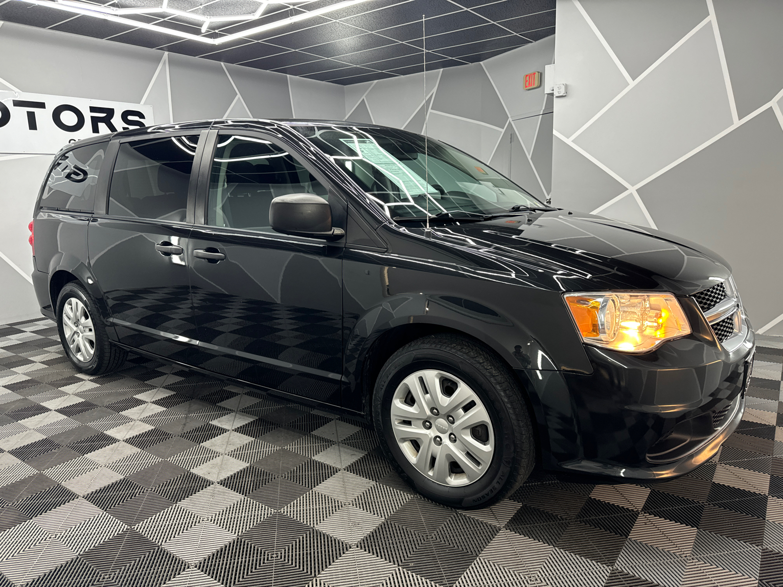 2019 Dodge Grand Caravan Passenger SE Plus Minivan 4D 12