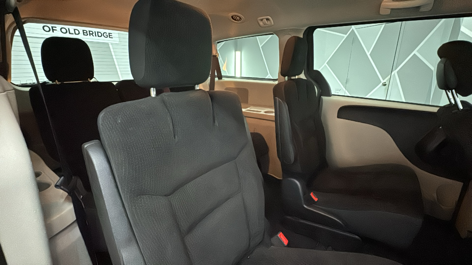 2019 Dodge Grand Caravan Passenger SE Plus Minivan 4D 25