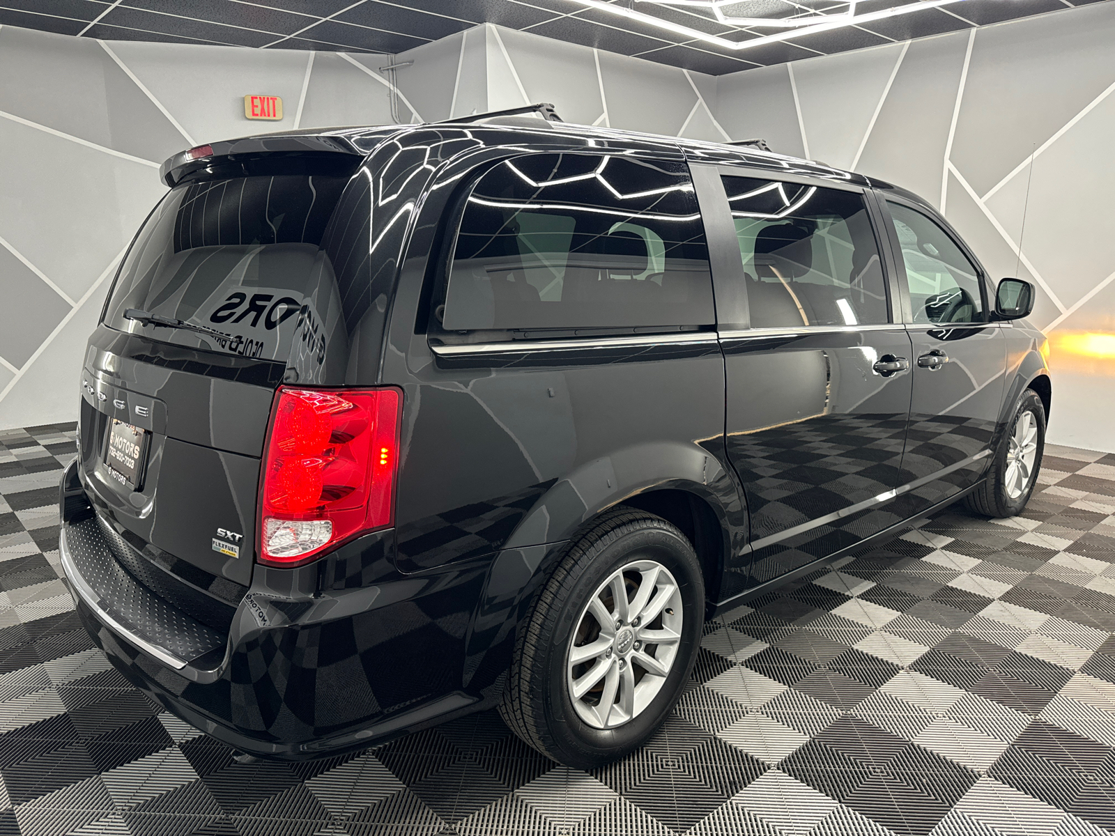 2019 Dodge Grand Caravan Passenger SXT Minivan 4D 10