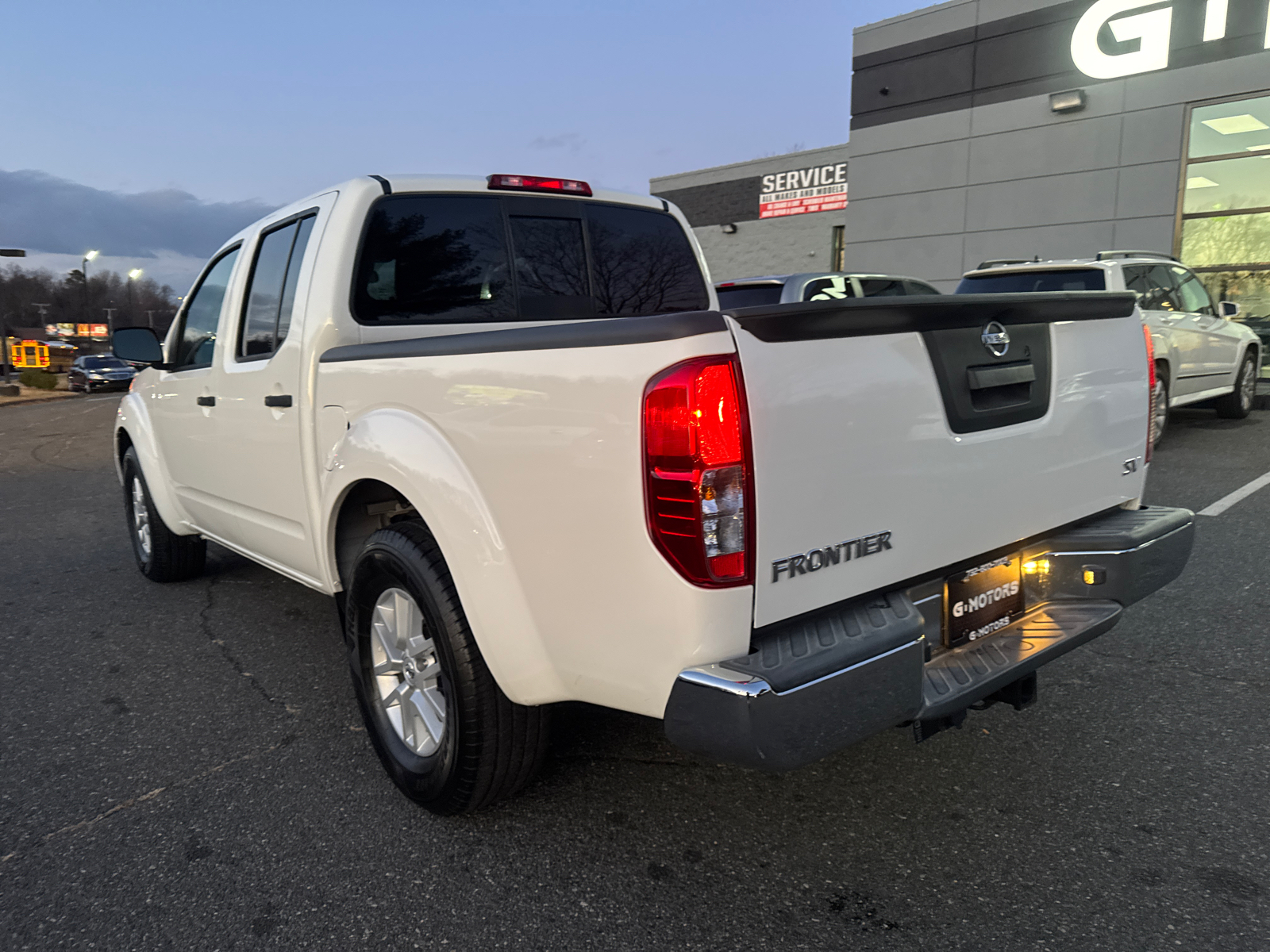 2021 Nissan Frontier Crew Cab SV Pickup 4D 5 ft 5