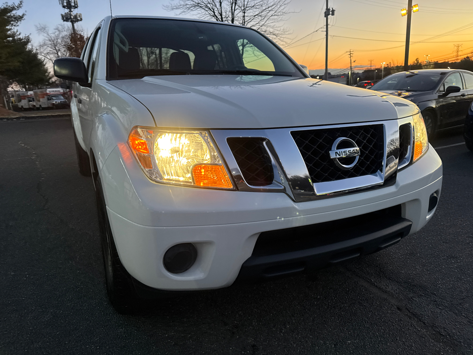 2021 Nissan Frontier Crew Cab SV Pickup 4D 5 ft 14