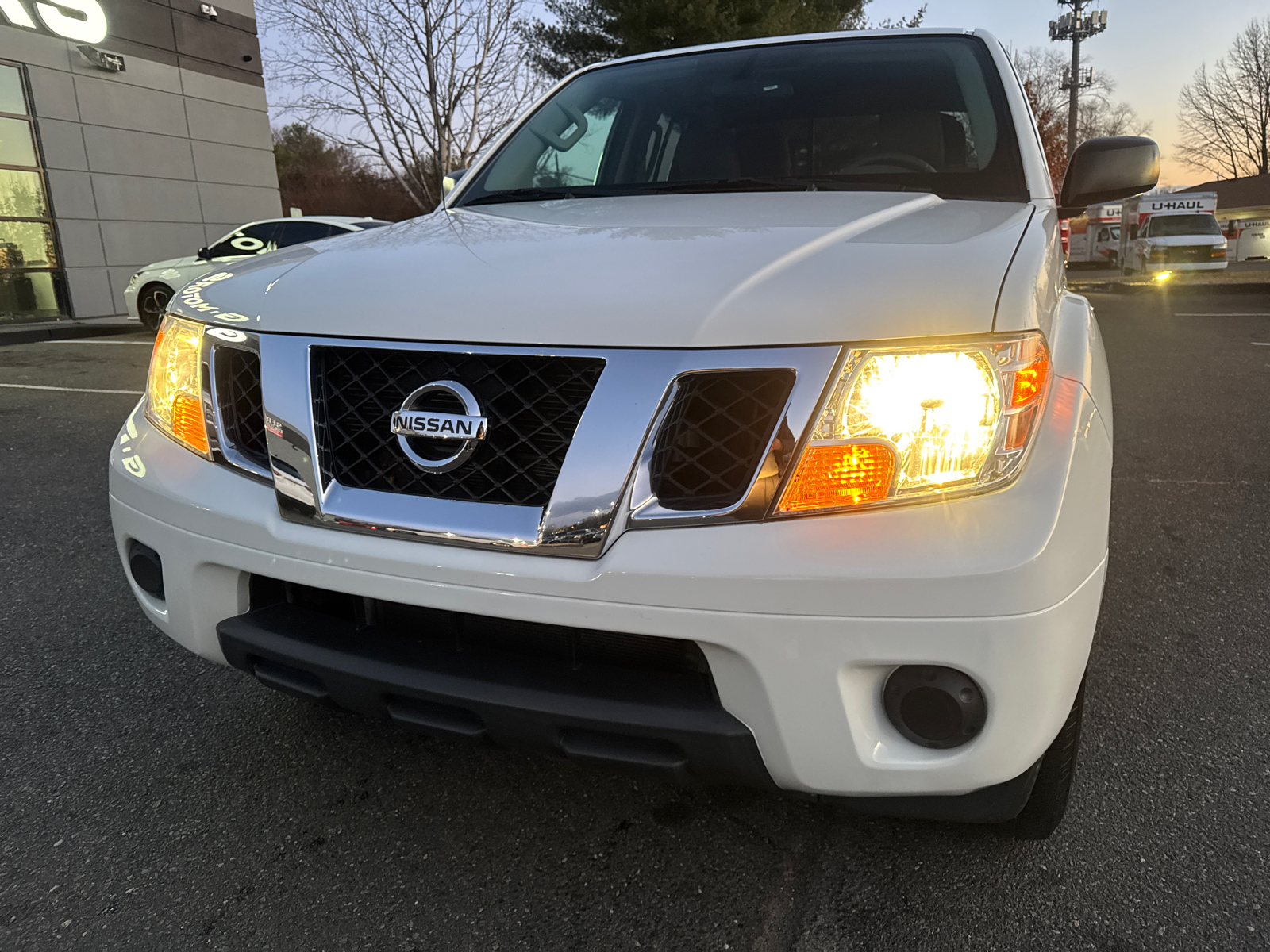 2021 Nissan Frontier Crew Cab SV Pickup 4D 5 ft 16