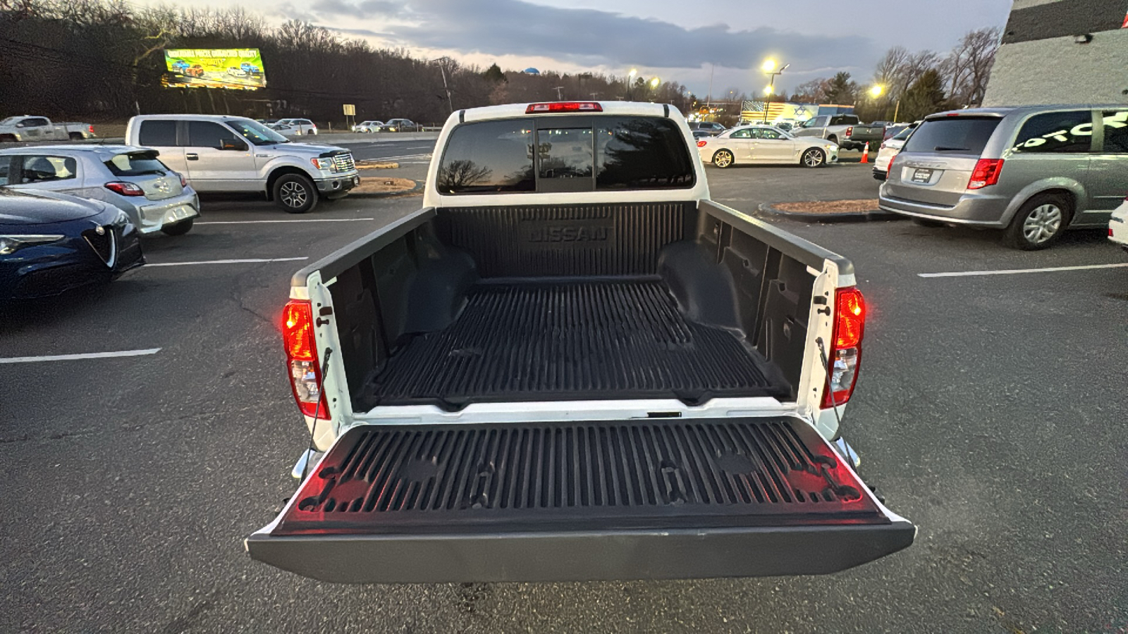 2021 Nissan Frontier Crew Cab SV Pickup 4D 5 ft 22