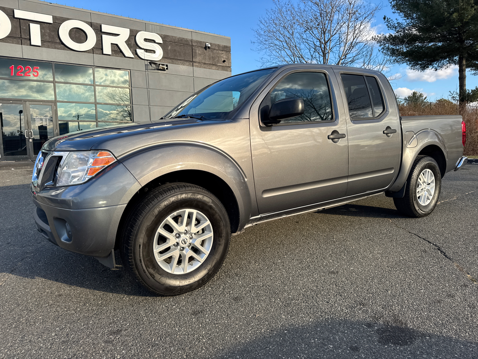 2019 Nissan Frontier  2