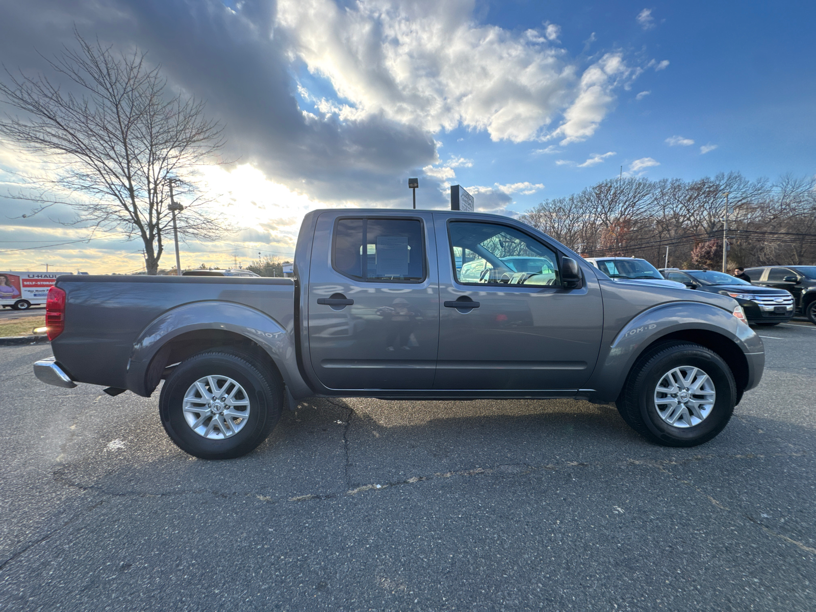 2019 Nissan Frontier  11