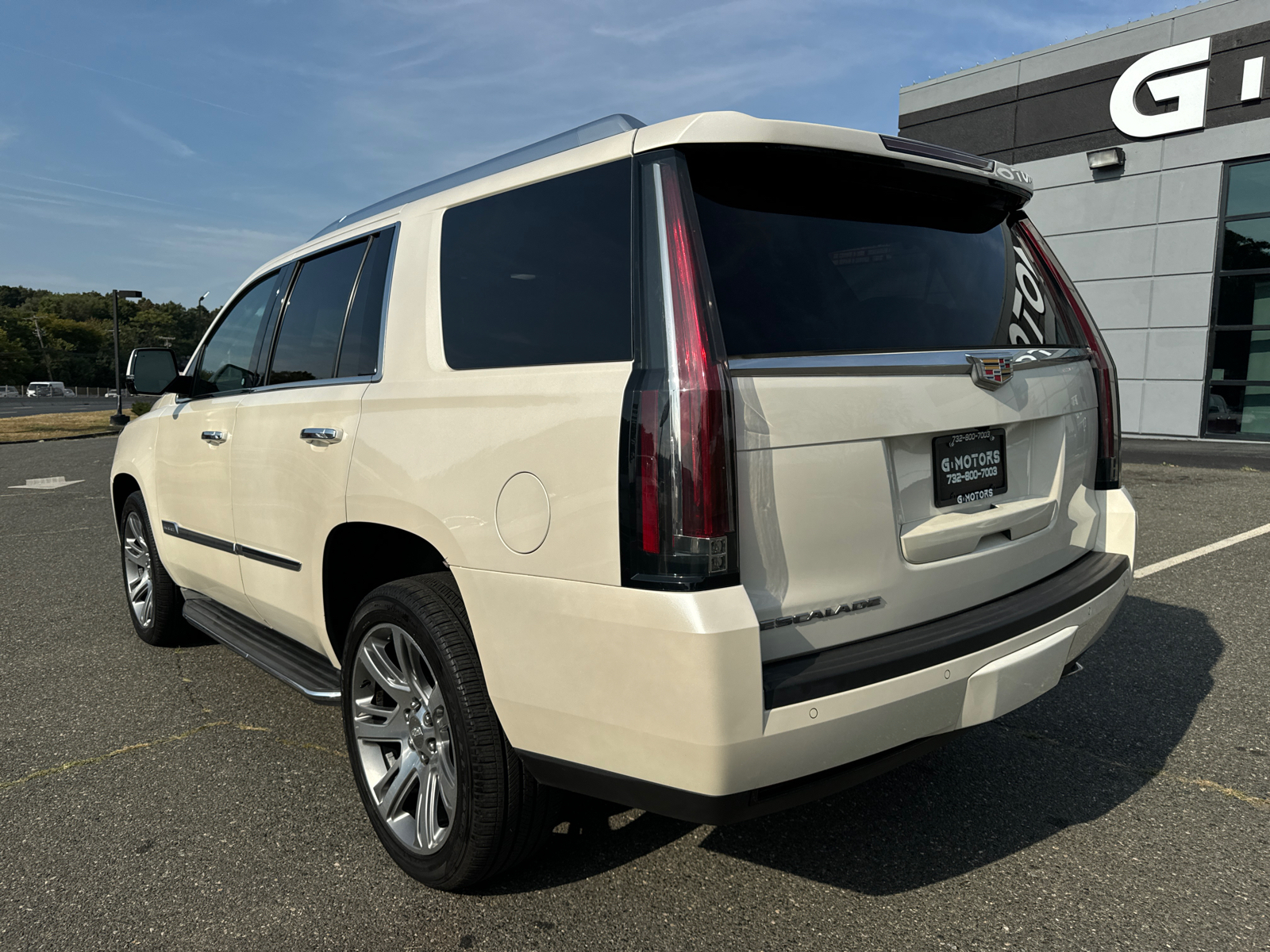 2015 Cadillac Escalade Luxury Sport Utility 4D 3